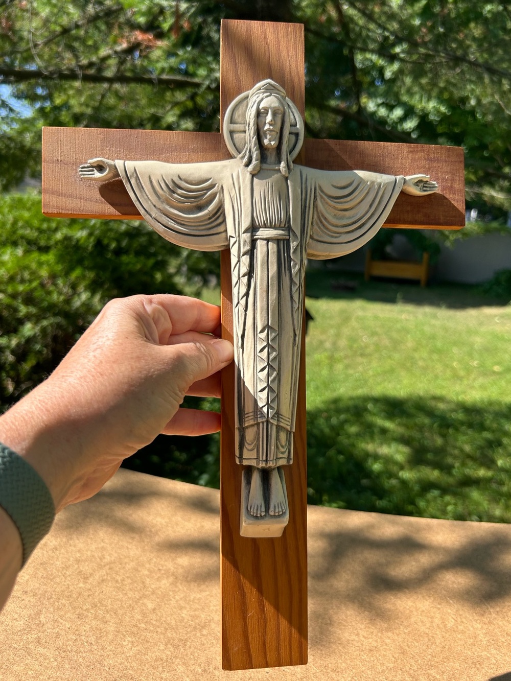 Vintage Crucifix Cross Wooden Wall Ivory Ceramic Christ Figure Religious 14.5x10